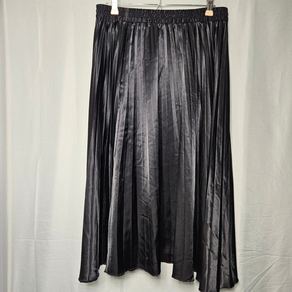 Serra Pleated Midi Skirt Womens Medium Black Satin Accordion Elastic Waist Skirt